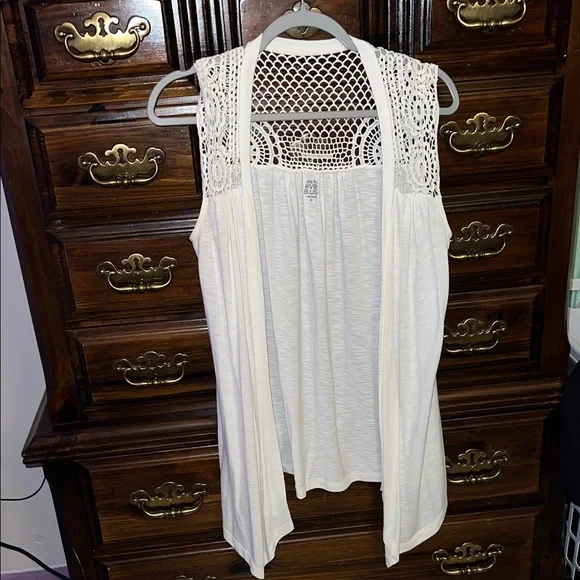 Canyon River Blues White Crochet Blouse - Picture 1 of 4